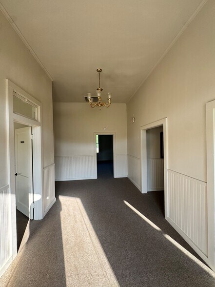 More Photos Of 916 N Longview St, Kilgore Office For Sale