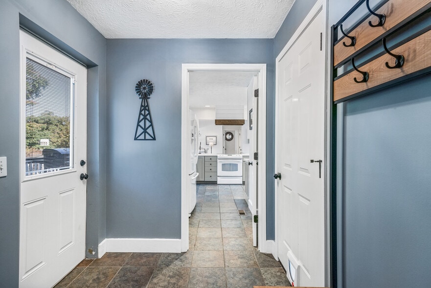 More Photos Of 1249 Gulf Rd, Spencer Golf Course Driving Range For Sale