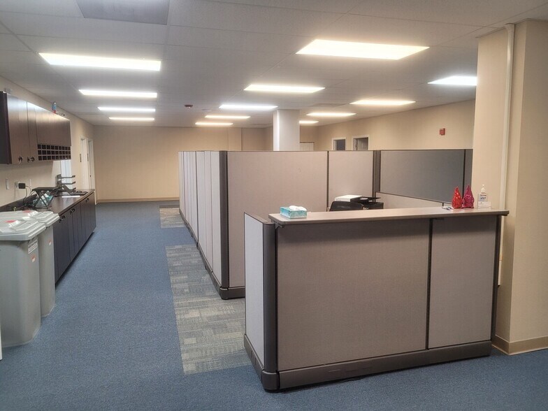 More Photos Of 2810 St Isabel St, Tampa Medical For Lease
