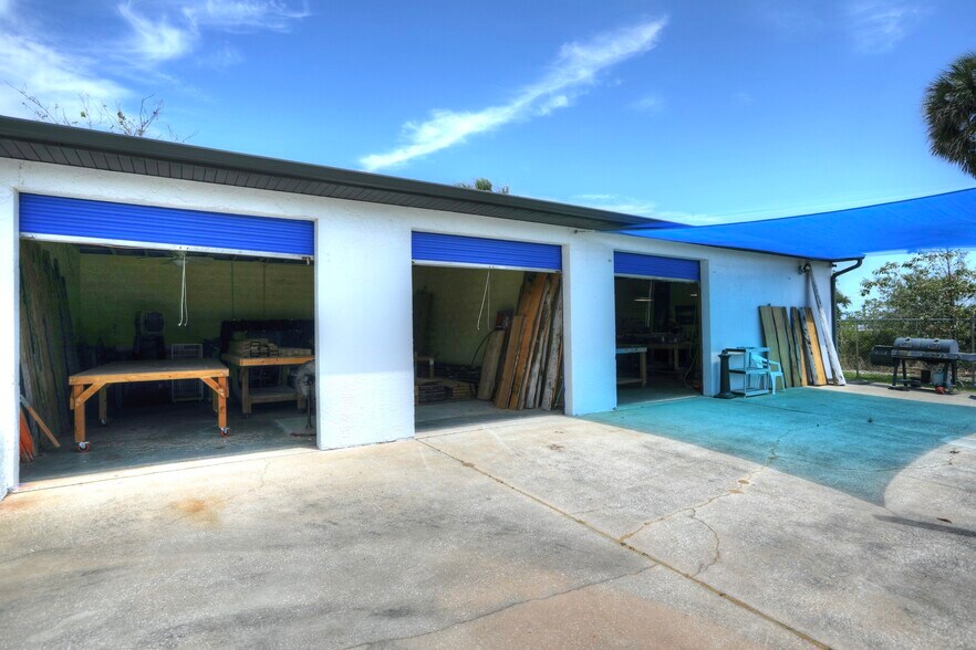 More Photos Of 6820 Woodmere Rd, Sebastian Light Distribution For Sale