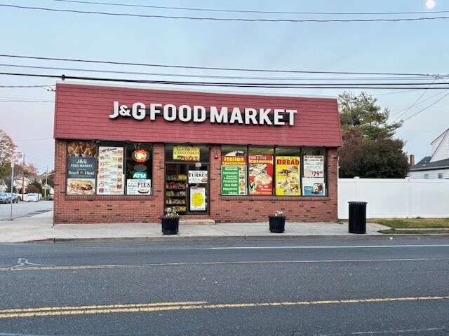 Primary Photo Of 900 Great Neck Rd, Copiague Supermarket For Sale