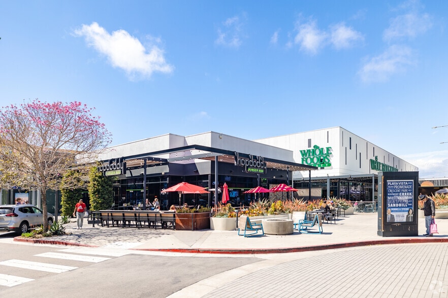 More Photos Of 12746 W Jefferson Blvd, Playa Vista General Retail For Lease