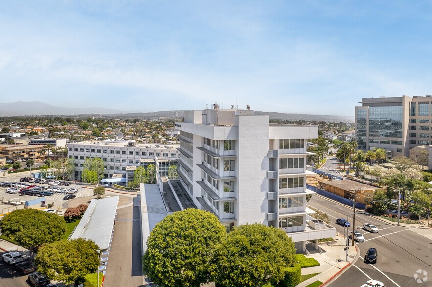 More Photos Of 351 Hospital Rd, Newport Beach Medical For Lease