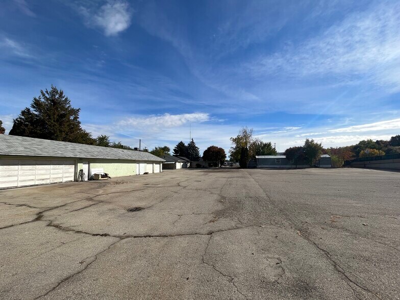 More Photos Of 114 W 43rd St, Garden City Warehouse For Sale