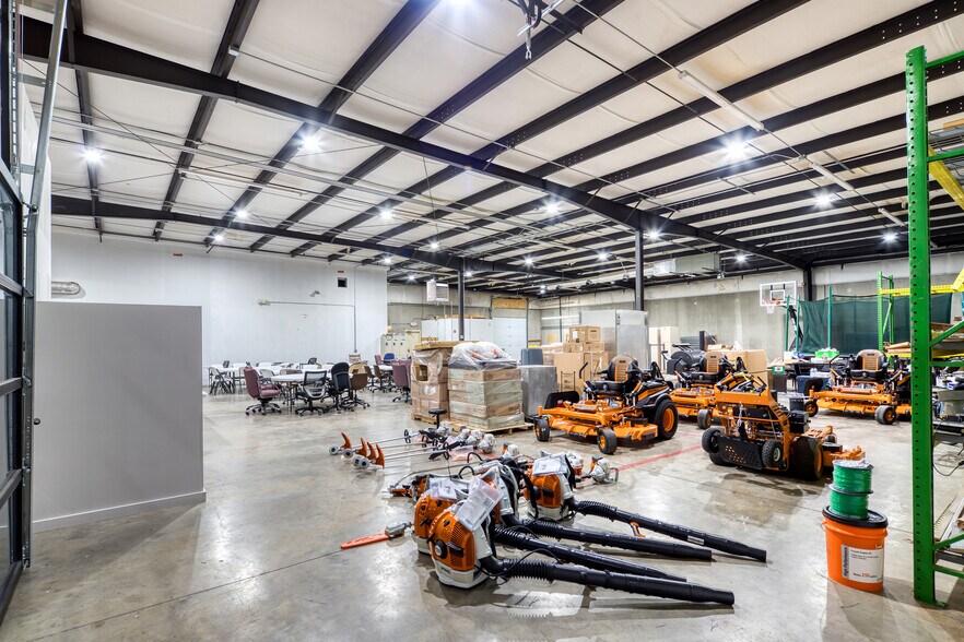 More Photos Of 220 Curie Dr, Alpharetta Warehouse For Sale