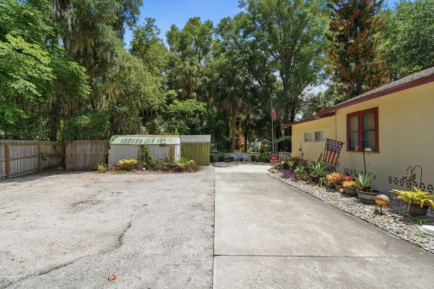 More Photos Of 718 E New York Ave, Deland Specialty For Sale