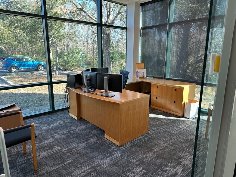 More Photos Of 12425 Race Track Rd, Tampa Office For Lease