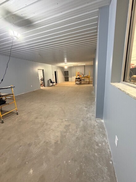 More Photos Of 595 Meadow Ave, Washington Warehouse For Lease