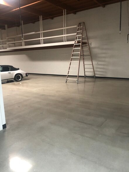 More Photos Of 2014 Placentia Ave, Costa Mesa Manufacturing For Lease