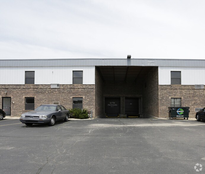 More Photos Of 516-554 N York Rd, Bensenville Warehouse For Lease