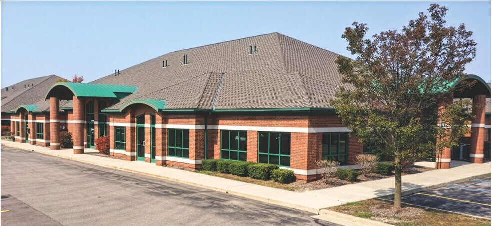 Primary Photo Of 48581-48625 Hayes Rd, Shelby Township Medical For Lease