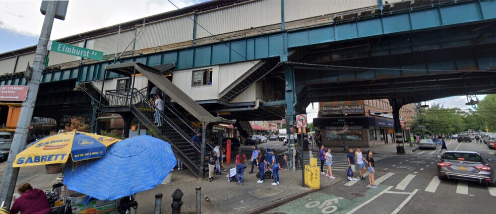 More Photos Of 8822 Roosevelt Ave, Jackson Heights Storefront Retail Office For Lease