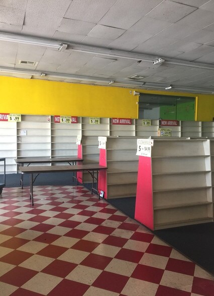 More Photos Of 5819-5835 Bellflower Blvd, Lakewood Unknown For Lease