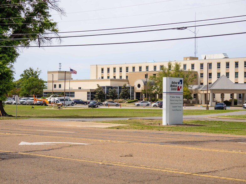More Photos Of 810 E Sunflower Rd, Cleveland Medical For Lease