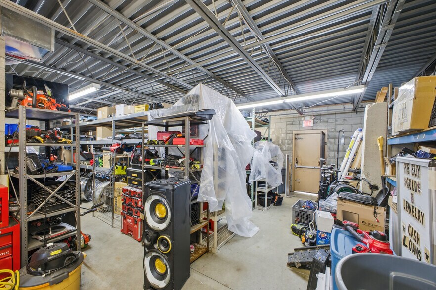 More Photos Of 3210 E Main St, Columbus Freestanding For Sale