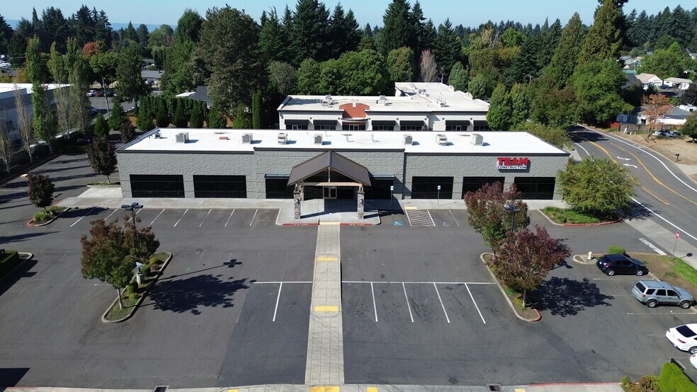 More Photos Of 6701-6715 NE Andresen St, Vancouver Office For Sale