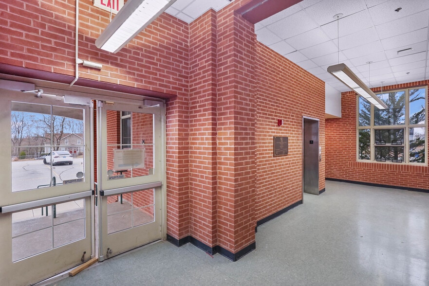 More Photos Of 651 Norwich Rd, Plainfield Schools For Sale