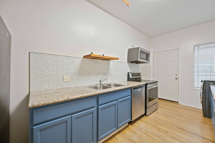More Photos Of 2602 Isabella St, Houston Apartments For Sale
