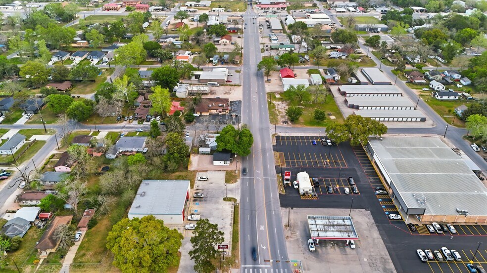 More Photos Of 1410 Fannin St, Columbus Office For Sale