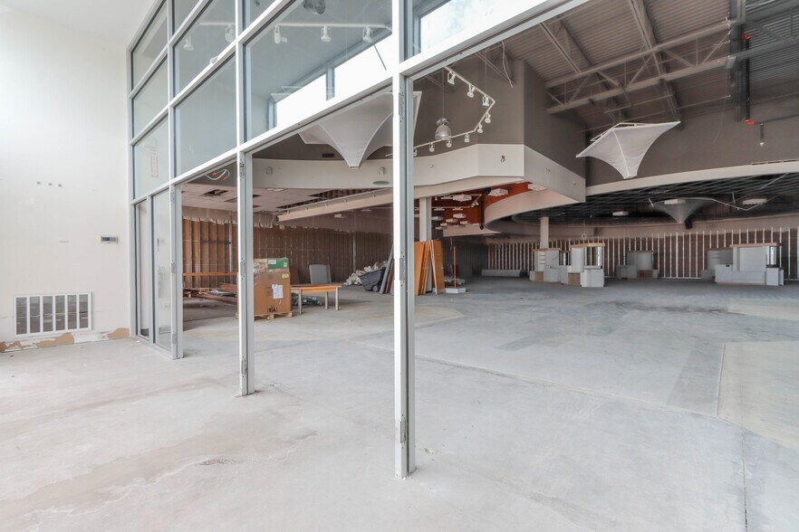 More Photos Of 1784-1794 Plover Rd, Plover Unknown For Lease