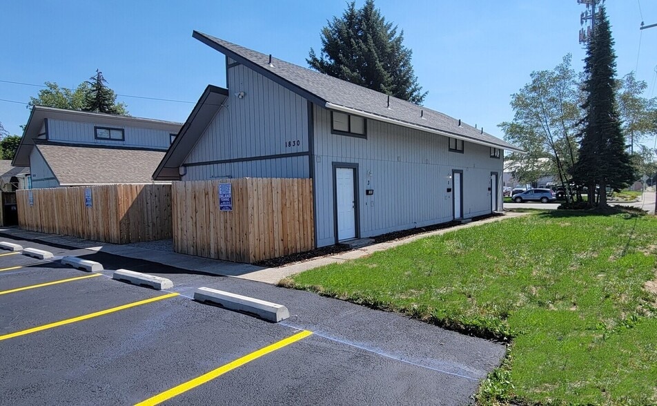 Primary Photo Of 1824 W Maxwell Ave, Spokane Multifamily For Sale