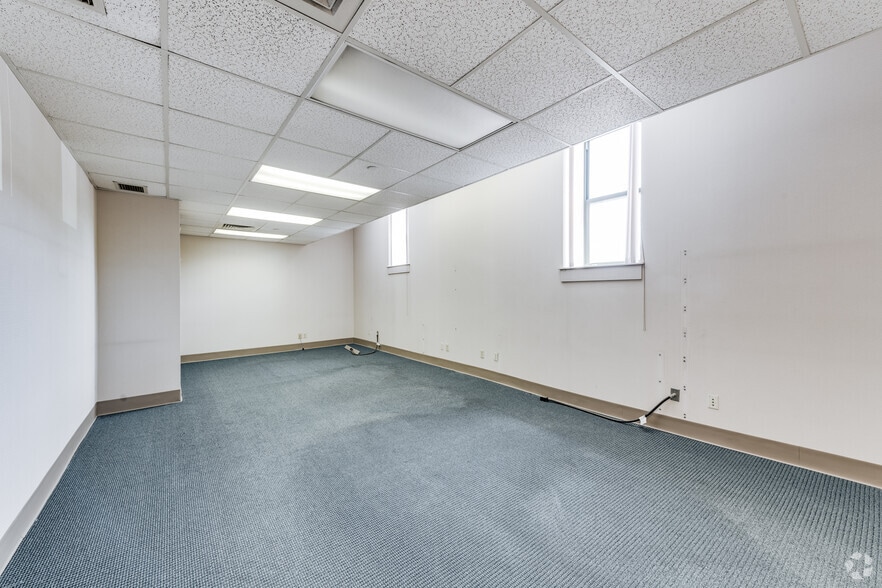 More Photos Of 348 N Burdick St, Kalamazoo Medical For Lease