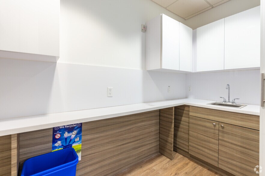 More Photos Of 777 Brickell Ave, Miami Office For Lease