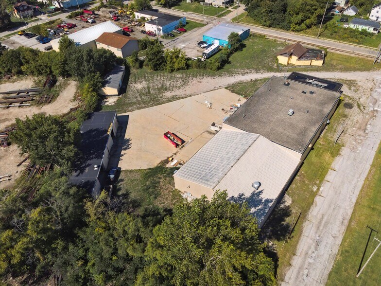 More Photos Of 211 Lee St, Saginaw Manufacturing For Sale