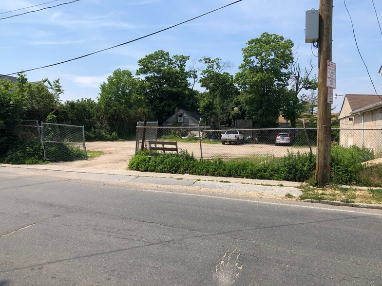 More Photos Of 223 Rockaway Tpke, Lawrence Service Station For Lease
