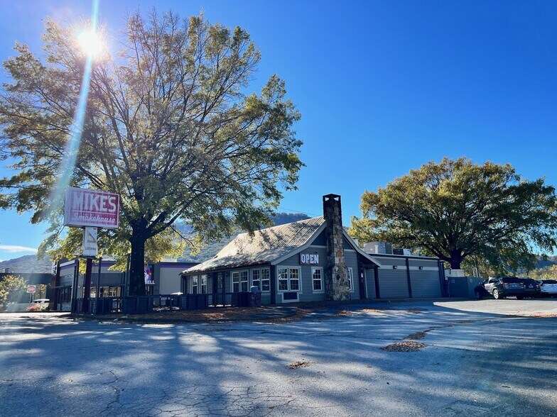 More Photos Of 3147 Broad St, Chattanooga Restaurant For Lease