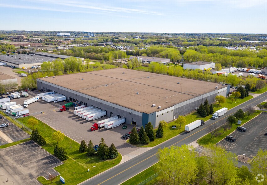 More Photos Of 935 Aldrin Dr, Eagan Distribution For Lease