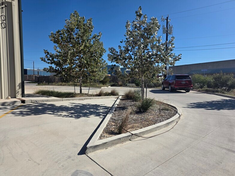 More Photos Of 11100 Osgood Dr, San Antonio Industrial For Lease
