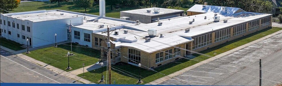 Primary Photo Of 300 E Cass St, Schoolcraft Office For Lease