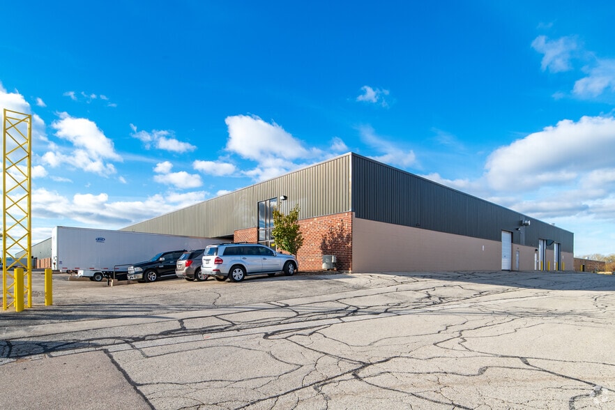 More Photos Of 2200 E College Ave, Cudahy Unknown For Lease