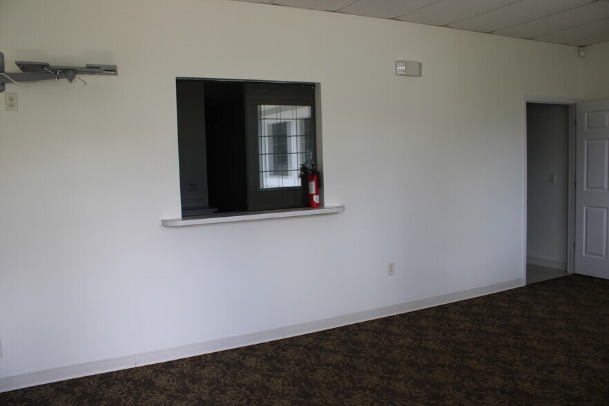 More Photos Of 3311-3345 Medical Hill Rd, Sebring Medical For Lease