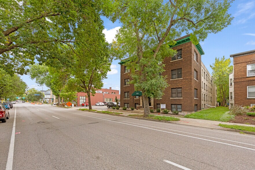 More Photos Of 516 University Ave SE, Minneapolis Apartments For Sale
