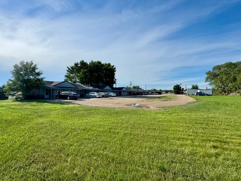 More Photos Of 736 3rd Ave, Lake Andes Hotel For Sale