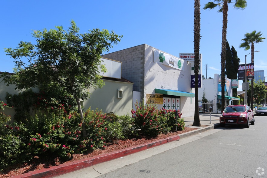 More Photos Of 11101 Ventura Blvd, Studio City Auto Repair For Lease
