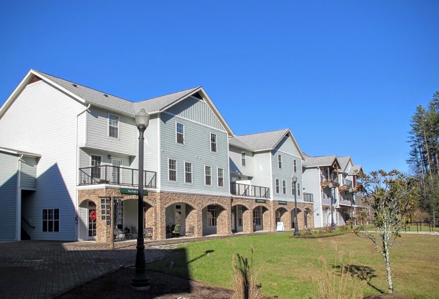 More Photos Of 849 Glades Rd, Gatlinburg Specialty For Sale