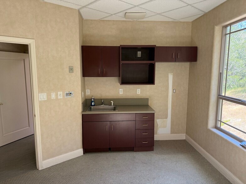 More Photos Of 24551 Silver Cloud Ct, Monterey Medical For Lease