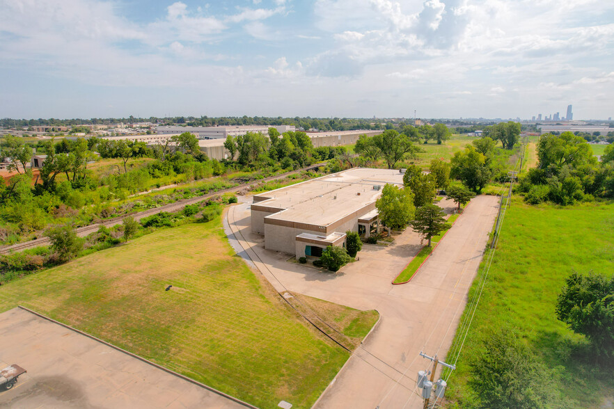 Primary Photo Of 4325 NW 4th St, Oklahoma City Manufacturing For Sale