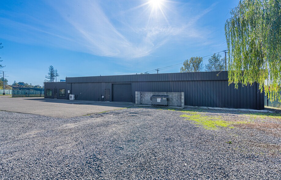 More Photos Of 10342 Old Redwood Hwy, Windsor Warehouse For Sale