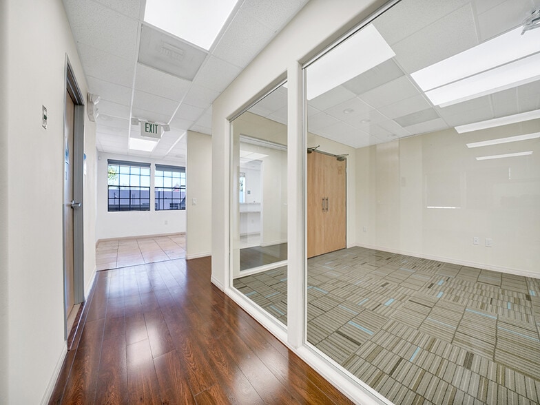 More Photos Of 2900 Bristol St, Costa Mesa Office For Sale