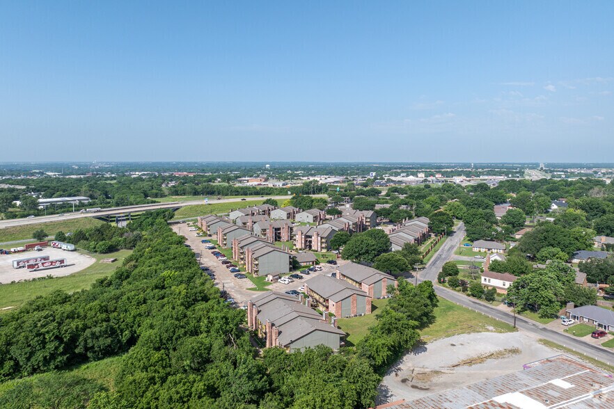 More Photos Of 1600 LaSalle Dr, Sherman Apartments For Sale