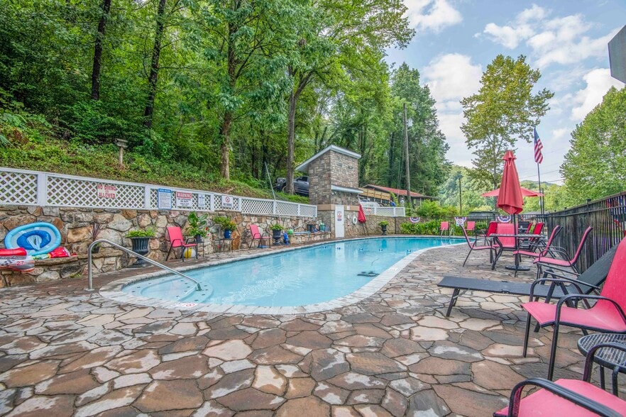 More Photos Of 251 Spring Valley Rd, Pigeon Forge Trailer Camper Park For Sale