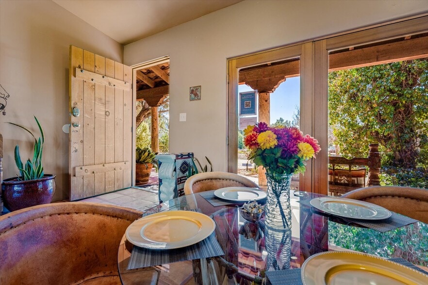 More Photos Of 10 Rojo Dr, Sedona Hotel For Sale