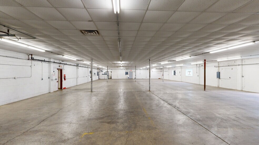 More Photos Of 1325 S Perkins St, Appleton Manufacturing For Lease