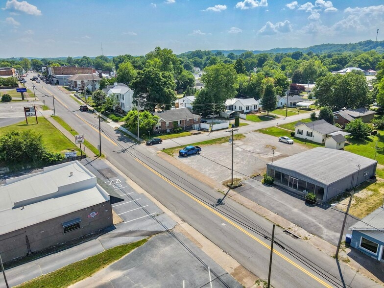 More Photos Of 217 N Main St, Mount Pleasant Service For Lease