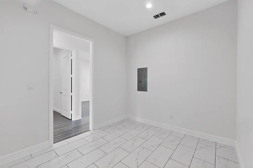 More Photos Of 3951 Alma Rd, McKinney Office For Lease