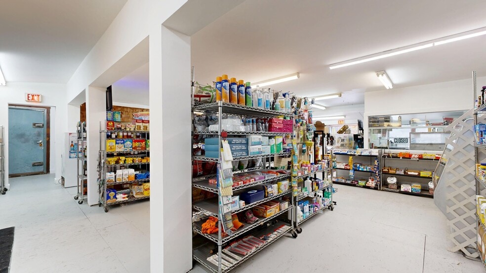 More Photos Of 130 Wardtown Rd, Freeport General Retail For Sale